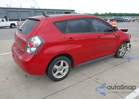 2010 Pontiac Vibe from USA, damaged, VIN 5Y2SP6E85AZ420128